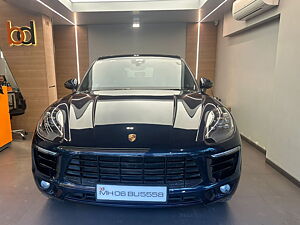 Second Hand Porsche Macan R4 in Mumbai