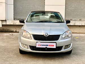 Second Hand स्कोडा रैपिड अलॉय वील के साथ 1.5 tdi cr एम्बिशन in ठाणे