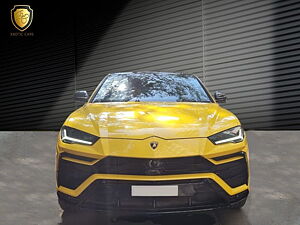 Second Hand Lamborghini Urus Twin-Turbo V8 in Mumbai