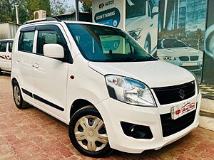 Second Hand Maruti Suzuki Wagon R VXI AMT in Ahmedabad