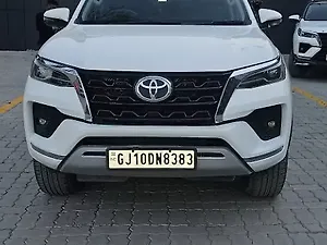 Toyota Fortuner 4X2 2WD Diesel Turbo Automatic Dual Tone
