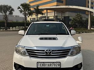 Second Hand Toyota Fortuner 3.0 4x2 MT in Kharar