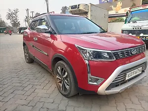 Second Hand महिंद्रा XUV300 w8 (o) 1.2 पेट्रोल in गुवाहाटी