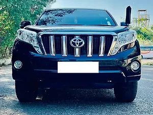Second Hand Toyota Land Cruiser ZX Petrol in Delhi