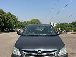 Second Hand टोयोटा इनोवा 2.5 g 7 str bs-iii in मोहाली