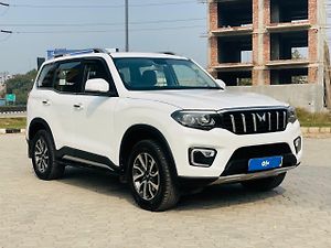 Second Hand महिंद्रा स्कॉर्पियो Z8 l डीज़ल एटी 2डब्ल्यूडी 7 सीटर [2022] in मोहाली