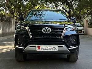 Second Hand Toyota Fortuner 4X2 AT 2.8 Diesel in Delhi