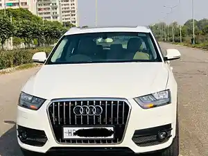 Second Hand ऑडी q3 2.0 tdi बेस ग्रेड in मोहाली