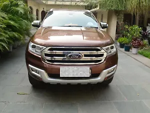 Second Hand फ़ोर्ड एंडेवर टाइटेनियम 3.2 4x4 ऑटोमैटिक in मोहाली