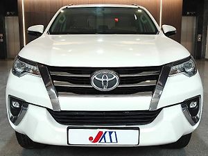 Second Hand Toyota Fortuner 2.8 4x2 AT [2016-2020] in Ahmedabad