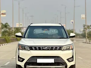 Second Hand Mahindra XUV300 W8 (O) 1.5 Diesel AMT in Surat