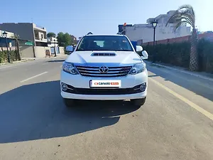 Second Hand टोयोटा फ़ॉर्च्यूनर 3.0 4x2 ऑटोमैटिक in लुधियाना