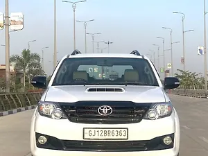 Second Hand Toyota Fortuner 3.0 4x2 AT in Surat