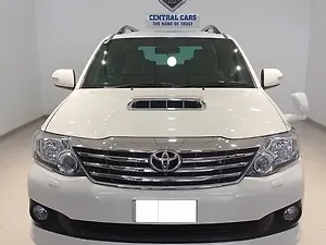 Second Hand Toyota Fortuner 3.0 4x2 MT in Kolhapur