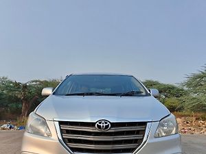 Second Hand Toyota Innova 2.5 GX 7 STR BS-IV in Mumbai