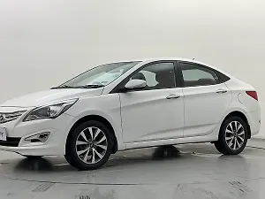 Second Hand हुंडई वरना फ़्लूइडिक 1.6 vtvt sx ऑप्शनल in गाज़ियाबाद