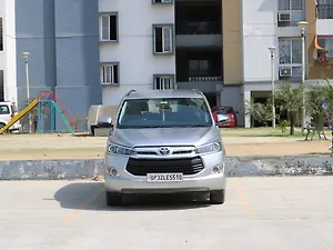 Second Hand टोयोटा इनोवा क्रिस्टा 2.4 vx 8 str [2016-2020] in लखनऊ