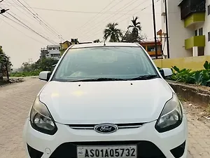 Second Hand फ़ोर्ड फिगो ड्यूराटेक पेट्रोल टाइटेनियम 1.2 in गुवाहाटी