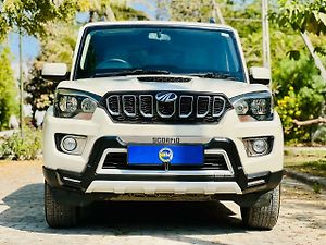 Second Hand Mahindra Scorpio S5 2WD 7 STR in Ahmedabad