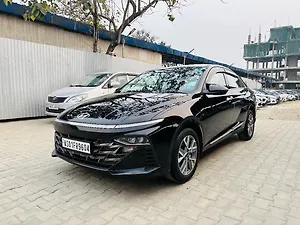 Second Hand हुंडई वरना sx 1.5 एमपीआई in गुवाहाटी