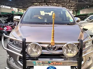 Second Hand टोयोटा इनोवा क्रिस्टा 2.4 V डीज़ल in कोयम्बटूर