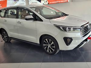 Second Hand Toyota Innova Crysta ZX 2.7 AT 7 STR in Mohali