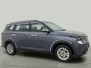 Second Hand Kia Carens Prestige 1.4 Petrol MT 7 STR in Chennai