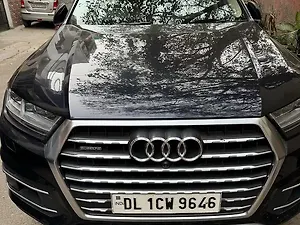 Second Hand ऑडी q7 45  tdi  ब्लैक स्टाइलिंग in दिल्ली