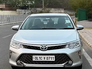 Second Hand Toyota Camry Hybrid in Delhi