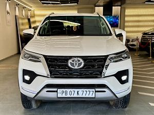Second Hand Toyota Fortuner 4X2 AT 2.7 Petrol in Delhi