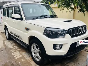 Second Hand Mahindra Scorpio S10 in Kanpur
