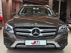 Second Hand मर्सिडीज़ बेंज़ GLC 220 डी प्रोग्रेसिव in अहमदाबाद