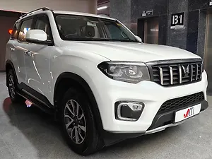 Second Hand Mahindra Scorpio Z8 L Diesel AT 2WD 7 STR [2022] in Ahmedabad