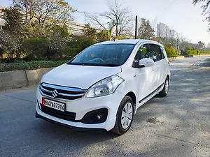 Second Hand Maruti Suzuki Ertiga VXi AT in Mumbai