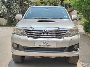 Second Hand टोयोटा फ़ॉर्च्यूनर 3.0 4x2 ऑटोमैटिक in हैदराबाद