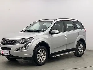 Second Hand महिंद्रा XUV500 w10 ऑटामैटिक ब्लैक इंटीरियर [2017] in चंडीगढ़