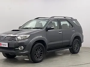 Second Hand Toyota Fortuner 4x2 AT in Chandigarh