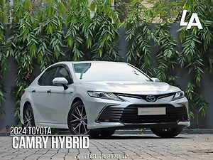 Second Hand Toyota Camry Hybrid in Kolkata