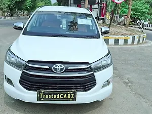Second Hand टोयोटा इनोवा क्रिस्टा 2.4 g 7 सीटर [2016-2017] in लखनऊ