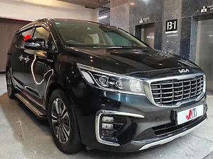 Second Hand Kia Carnival Limousine 7 STR in Ahmedabad