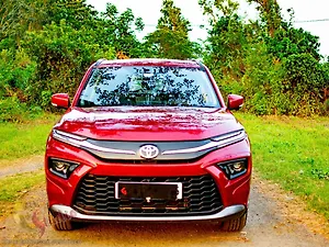 Second Hand टोयोटा अर्बन क्रूज़र हायराइडर V NeoDrive [2023-2025] in कोलकाता