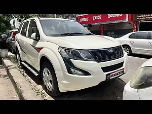 Second Hand महिंद्रा XUV500 w6 in लखनऊ