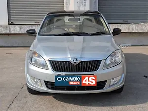 Second Hand Skoda Rapid 1.5 TDI CR Ambition with Alloy Wheels in Thane