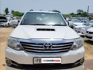 Second Hand टोयोटा फ़ॉर्च्यूनर 3.0 4x4 ऑटोमैटिक in लुधियाना