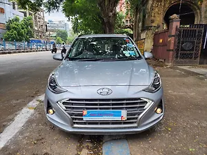 Second Hand हुंडई ग्रैंड i10 निओस स्पोर्टज़ एएमटी 1.2 कप्पा vtvt in कोलकाता