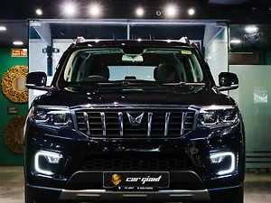 Second Hand Mahindra Scorpio Z8 L Diesel MT 2WD 7 STR [2024-2025] in Delhi