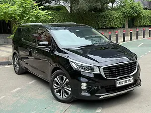 Second Hand Kia Carnival Limousine Plus 7 STR in Mumbai
