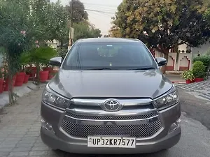 Second Hand टोयोटा इनोवा क्रिस्टा gx 2.4 7 सीटर in लखनऊ