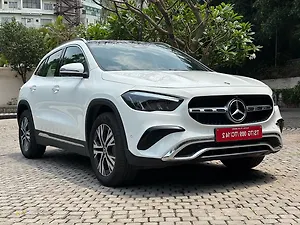 Second Hand मर्सिडीज़ बेंज़ जीएलए 200 in हैदराबाद