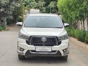 Second Hand टोयोटा इनोवा क्रिस्टा vx 2.4 8 सीटर in हैदराबाद